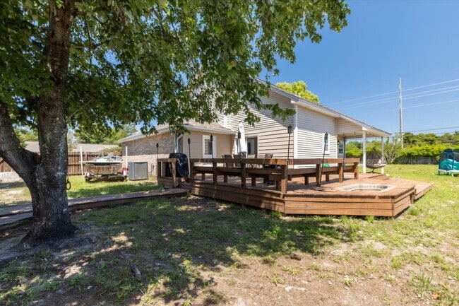 Photo - 650 Reynolds Cir