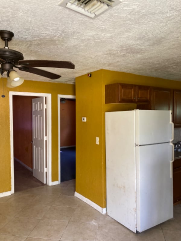 Photo - 1615 Avenue E Unidad B