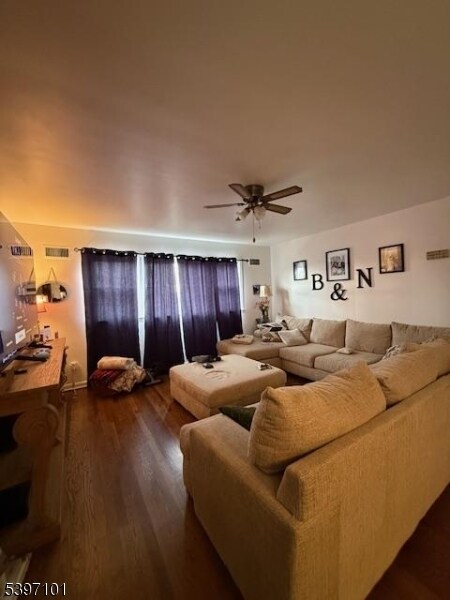 Photo - 827 Hobson St Unidad 2