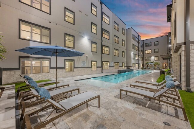 Building Photo - 1888 Brittmoore Rd Unit 1232