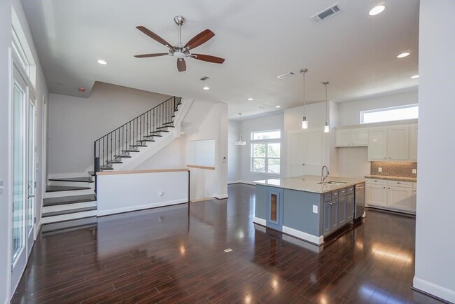 Photo - 3351 Kilgore St