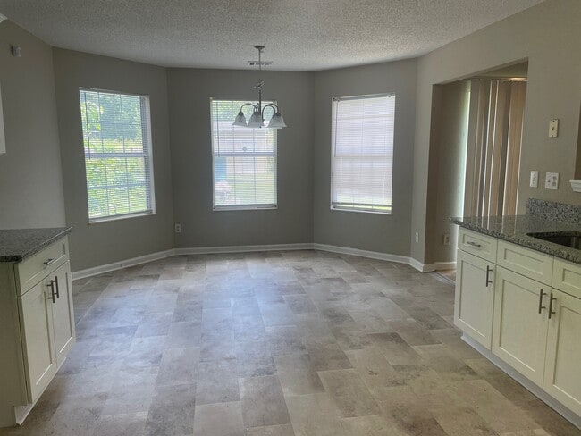 Photo - 6350 Klondike River Rd