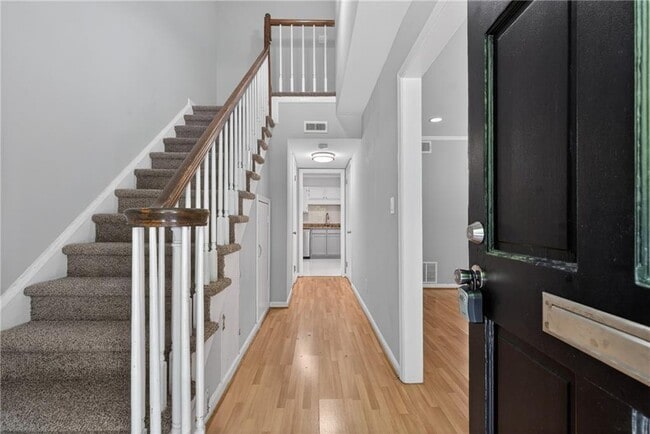 Photo - 6520 Roswell Rd NE