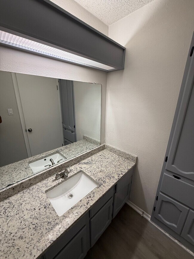 Photo - 7534 Lincoln Village Dr
