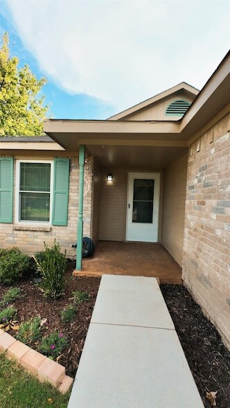1404 Woodfern Dr