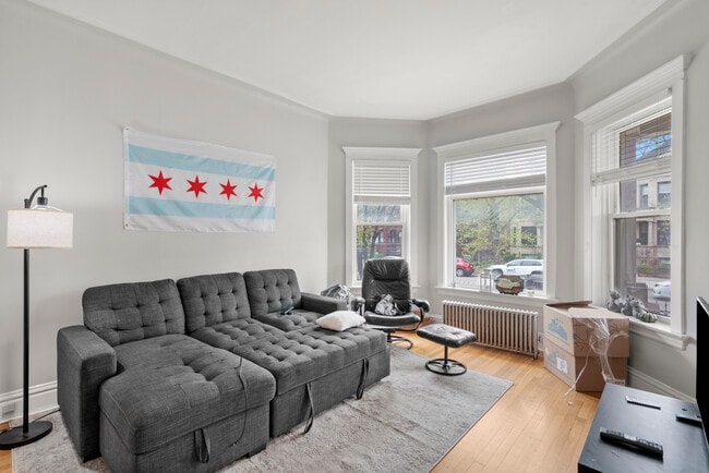 Photo - 1210 W Addison St Unit 1