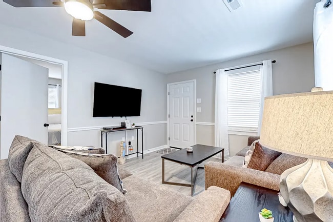 Photo - 318 31st Ave N