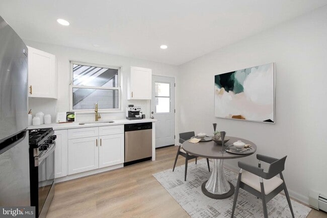 Building Photo - 11 S Black Horse Pike Unit 4B