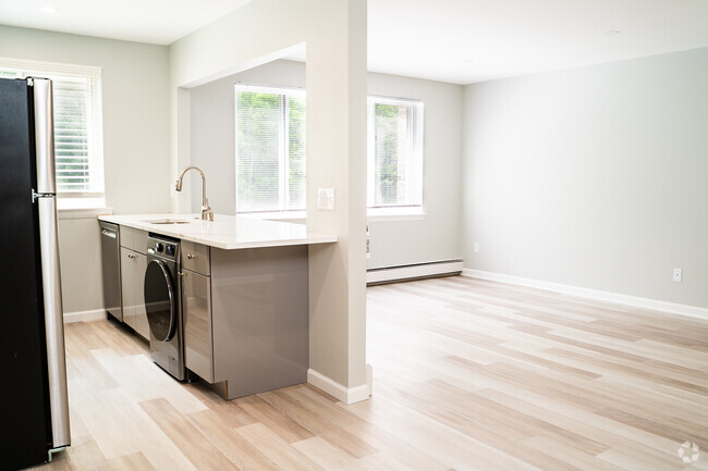 1 Bedroom Kitchen/Living room - New Country Club Estates Rental