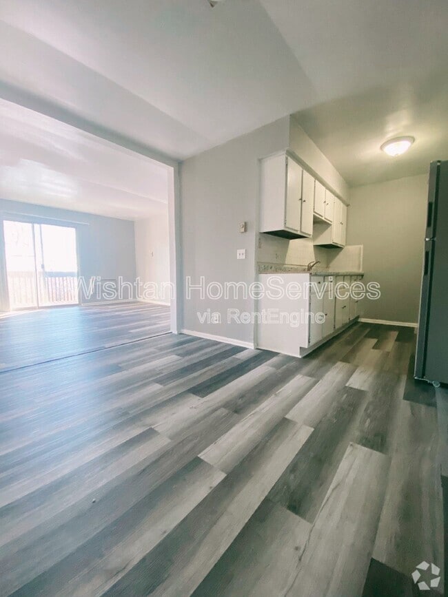 Building Photo - 220 Charleston Blvd Rental