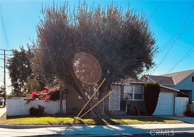 Photo - 8564 Cole St