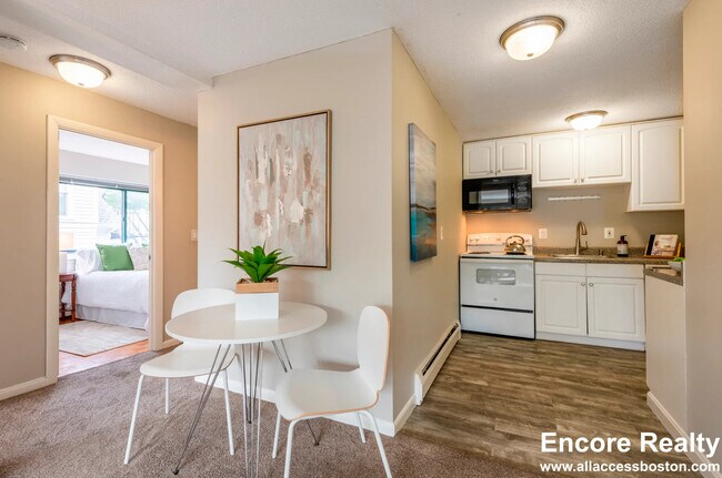 Building Photo - 375 Harvard St Unit 2