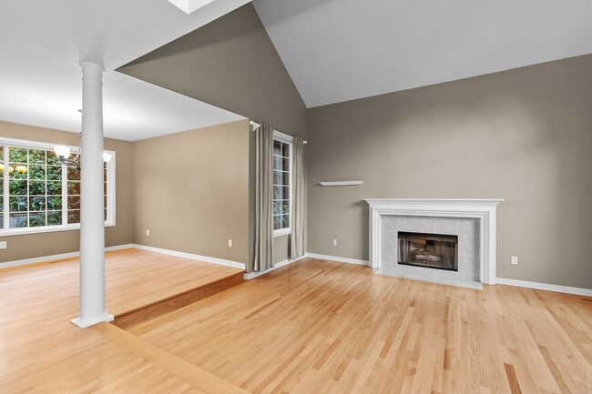 Photo - Spacious 4 bed/2.5 bath in Kirkland
