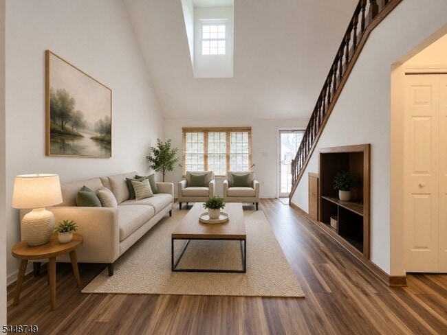 Photo - 200 Bamburgh Ct