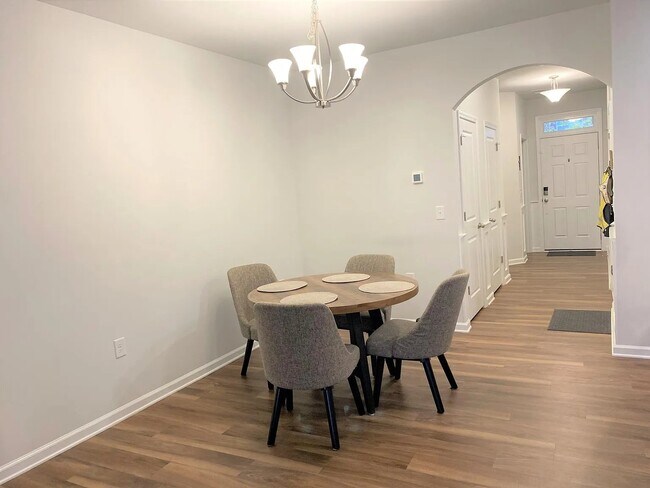 Photo - 6185 Beale Loop