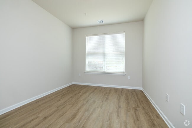 2BR, 2BA - 1148SF - Second Bedroom