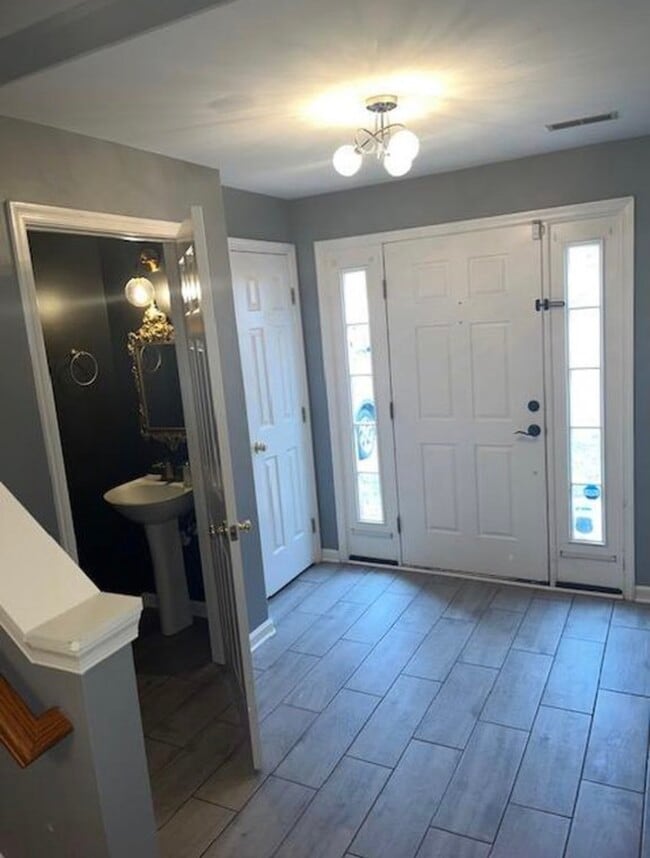 Photo - 46678 Cavendish Sq