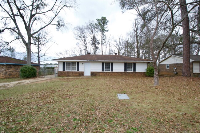 Charming 3-Bedroom Home Near Downtown Opelika - Charming 3-Bedroom Home Near Downtown Opelika