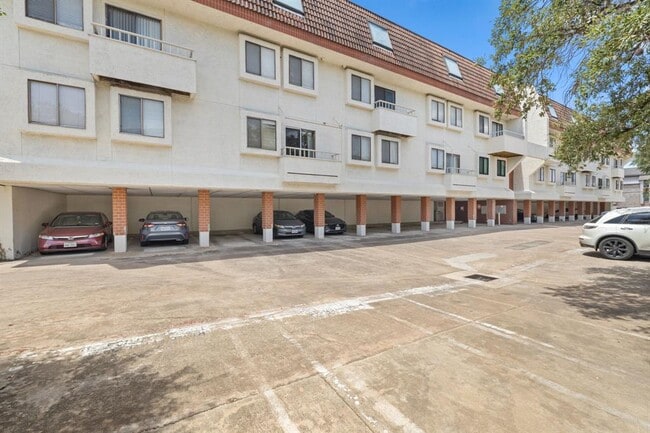 Photo - 3115 Helms St Unit 212