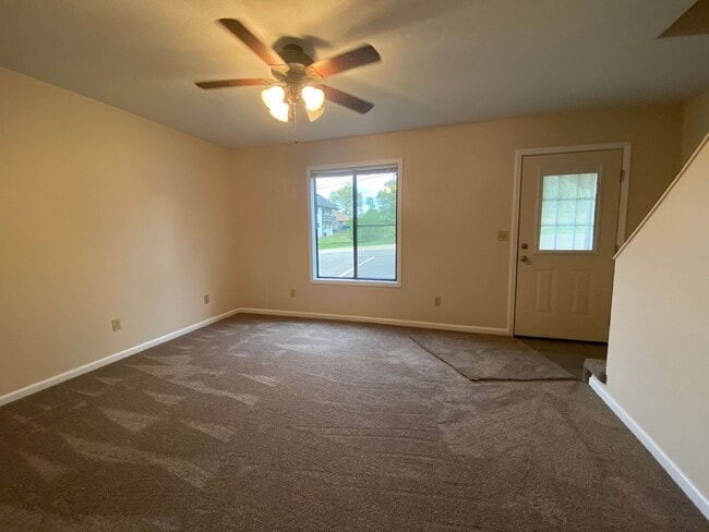 Photo - 200 Vickie Lynn Ln Unidad C