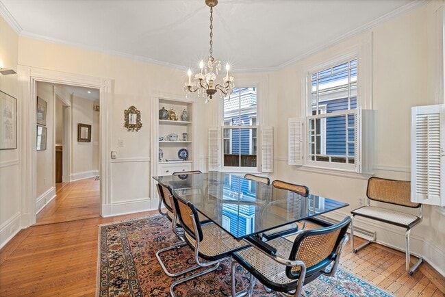 14 Linnaean St