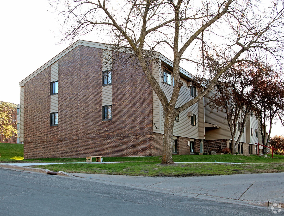 Valley View Apartments - Valley View Apartments