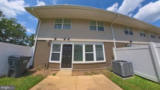 Photo - 2050 Nike Dr