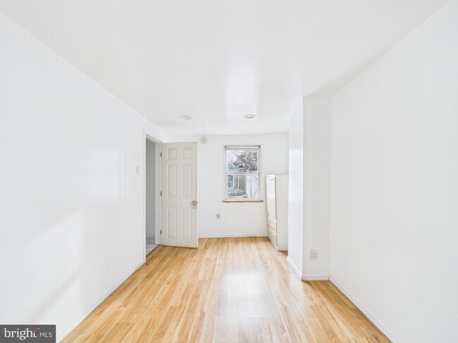 Photo - 628 McClellan St