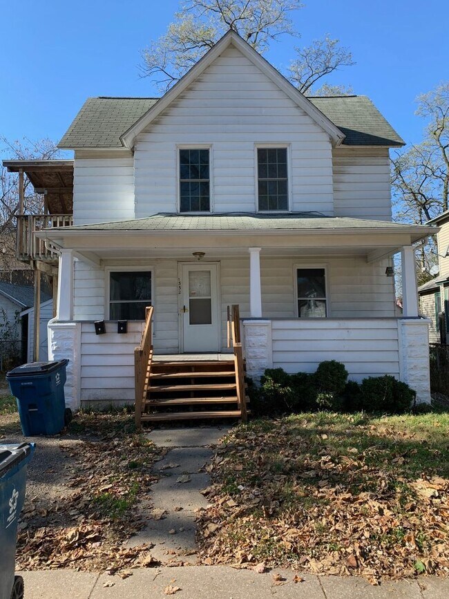 Building Photo - 1332 Poplar Pl Unit 1