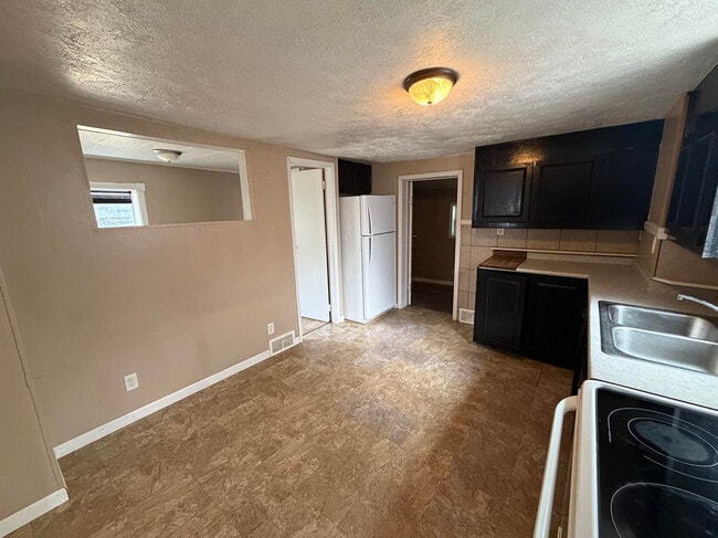 Apt 1