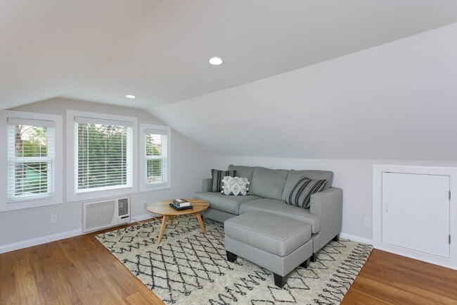 Photo - mar130 Unidad 130 1/2