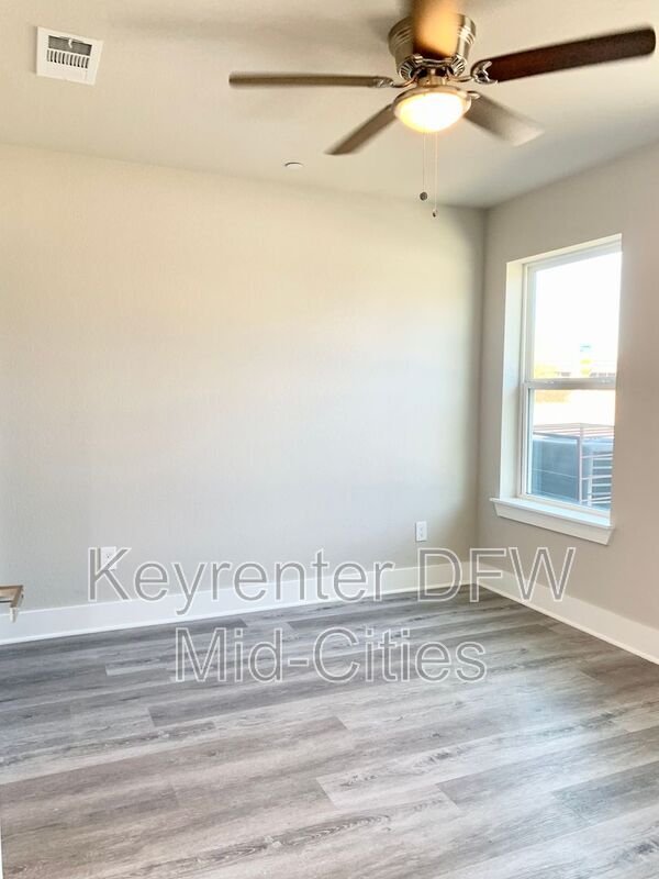 Photo - 1427 Pearson St