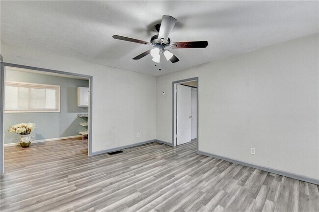 103 Dogwood Ln