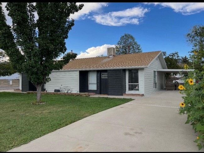 Building Photo - 170 W 975 N