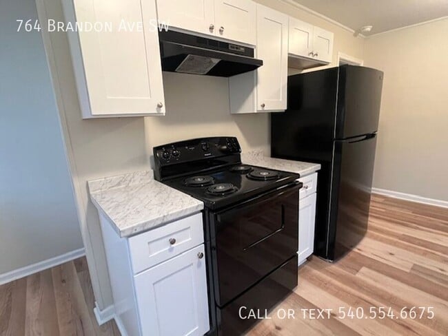 Photo - 764 Brandon Ave SW