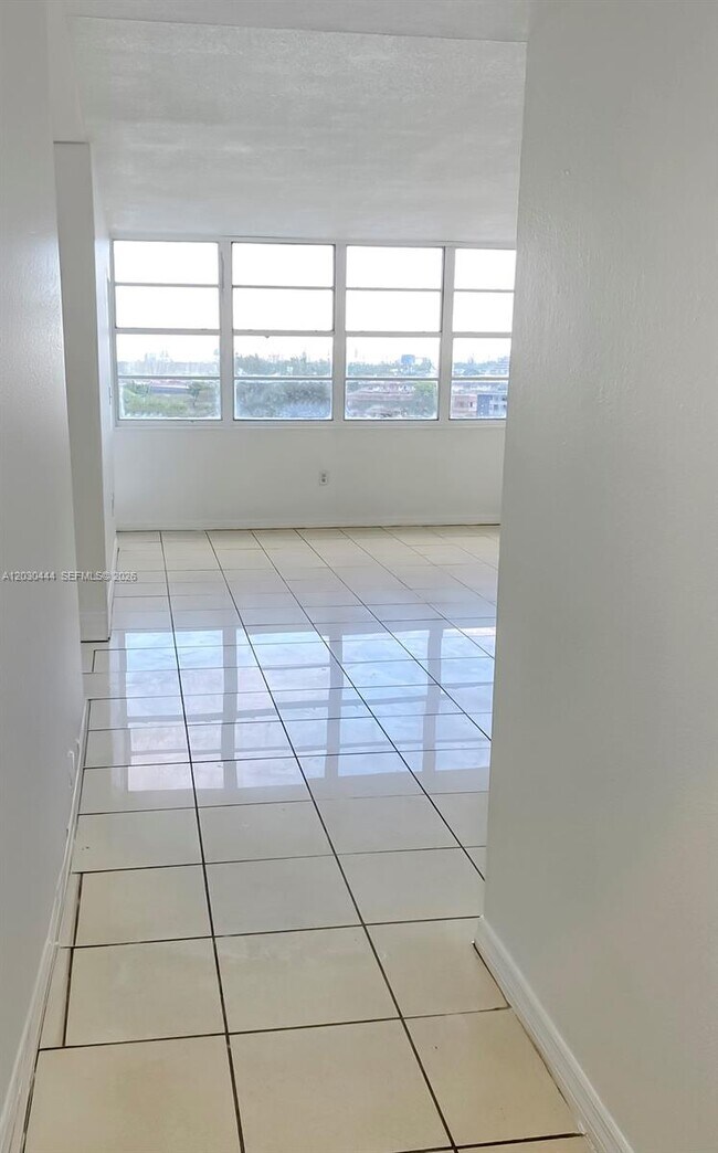 Photo - 1301 NE Miami Gardens Dr Unit 702W