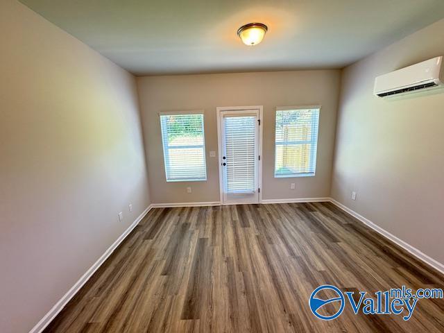 Photo - 121 Foster Wy Dr