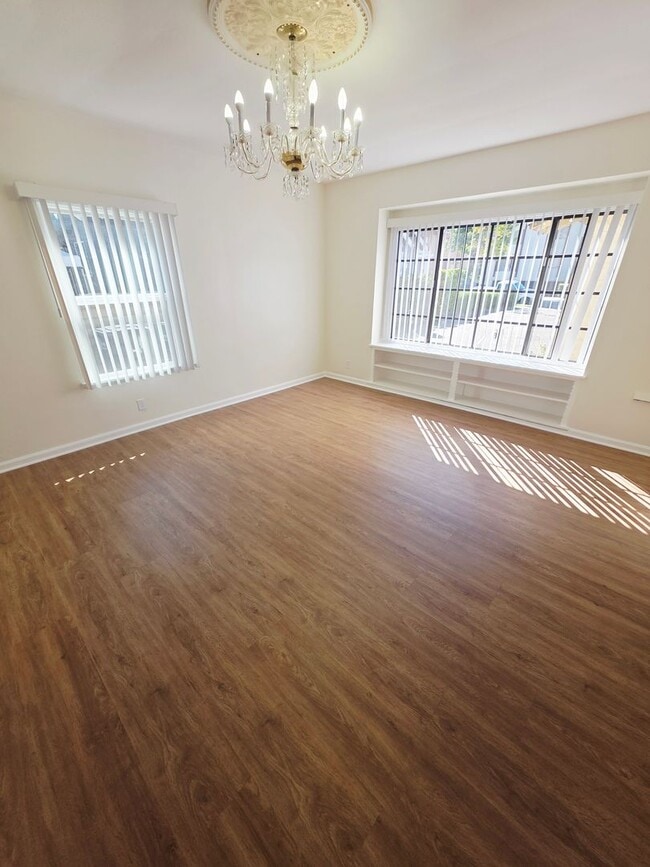 Photo - 449 W Harvard St Unidad B