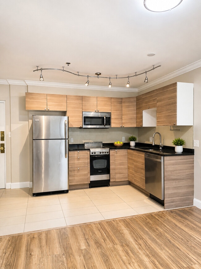 1BR, 1BA - 561SF - Kitchen