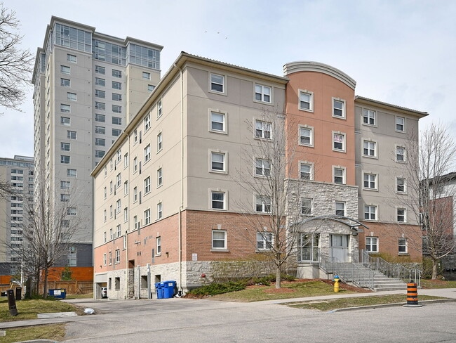 Photo - Male Student Housing in Waterloo - Students Only Unité 204-Room2