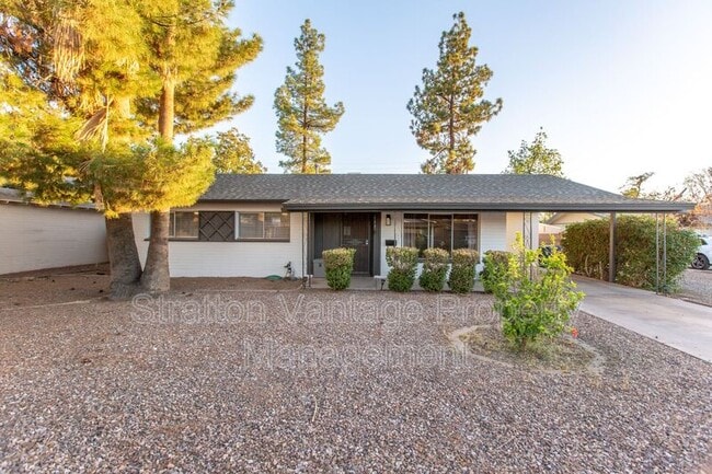 Building Photo - 111 E Manhatton Dr