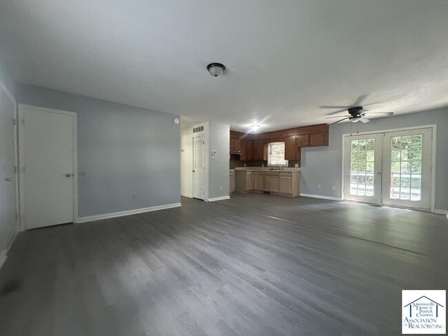 Photo - 804 Royal Dr
