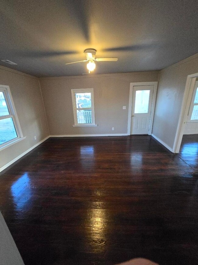 Building Photo - 2 Bedroom 2 Bathroom House For Rent in Farber, MO