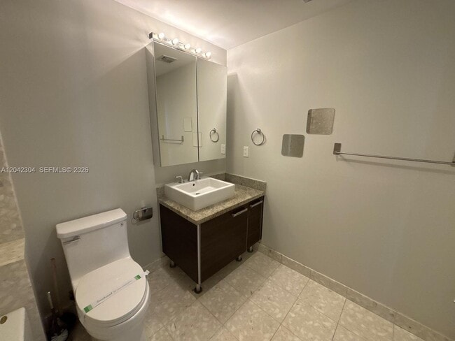 Photo - 185 SW 7th St Unidad 1410