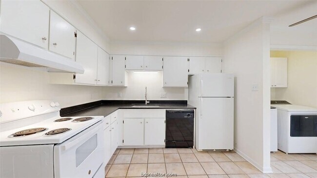 Photo - 1607 Cloverdale Ct