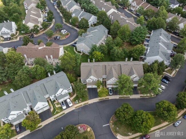 1301 Dahlia Cir