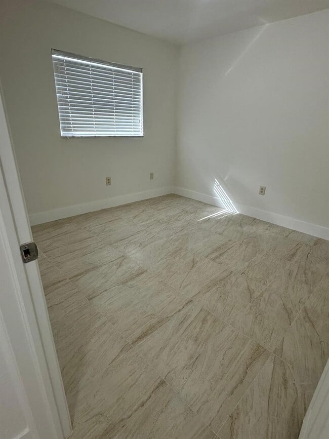 Photo - 2728 SW 5th St