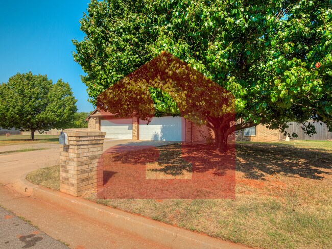 Photo - 2707 Silvertree Dr