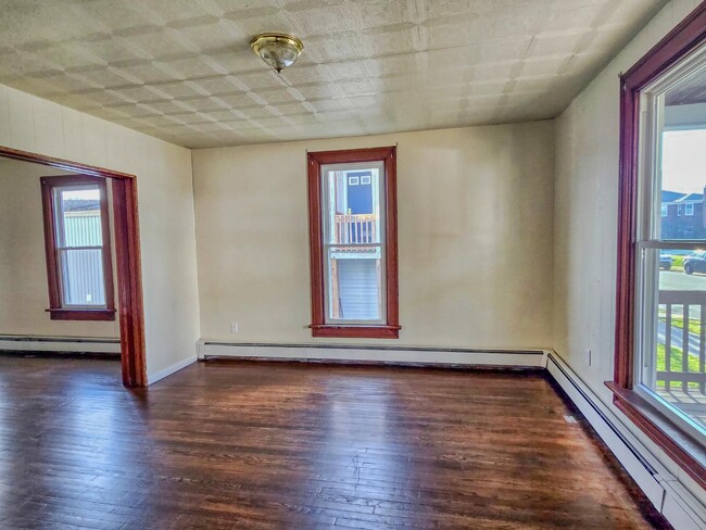 Photo - 166-168 S Jones St - 168