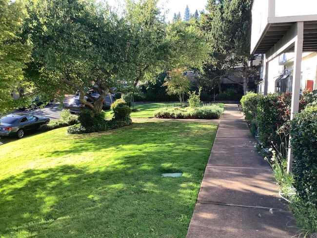 Photo - Two Bedroom Townhouse near Ashland Community Hospital